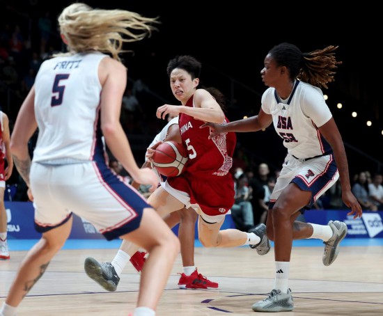 网上炒股开户 女篮新生力量的成年国家队首秀，有荣幸、有紧张